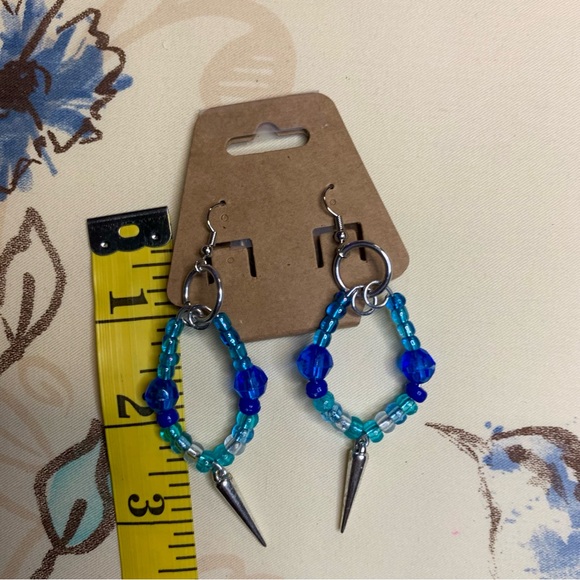 💜 VTG Handmade Turquoise and Blue Beaded Earrings - Picture 3 of 6